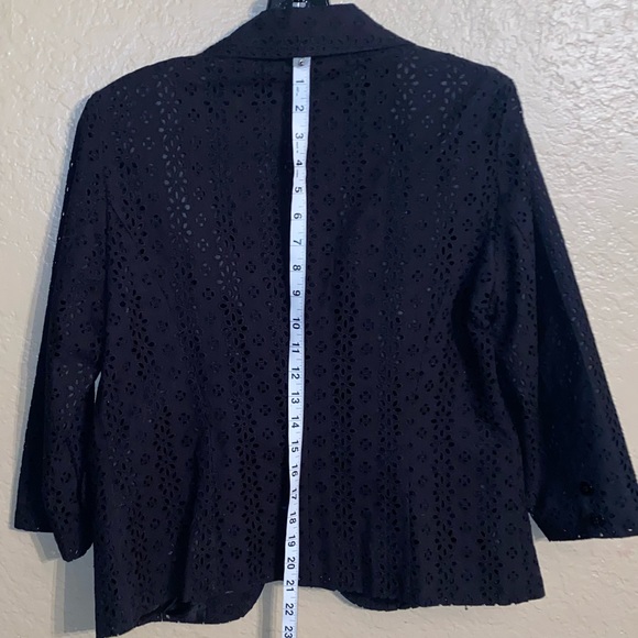 Oscar de la Renta black eyelet blazer - Picture 5 of 5